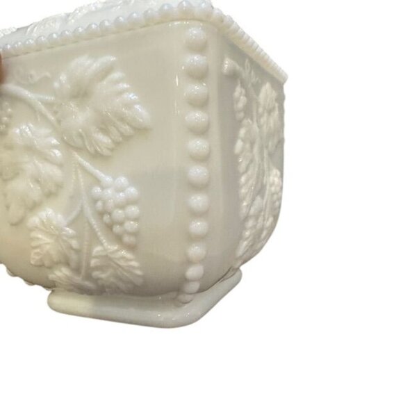 Vintage White Milk Glass Candy Dish W/Grape & Leaf Detail Square Lid - Picture 4 of 9